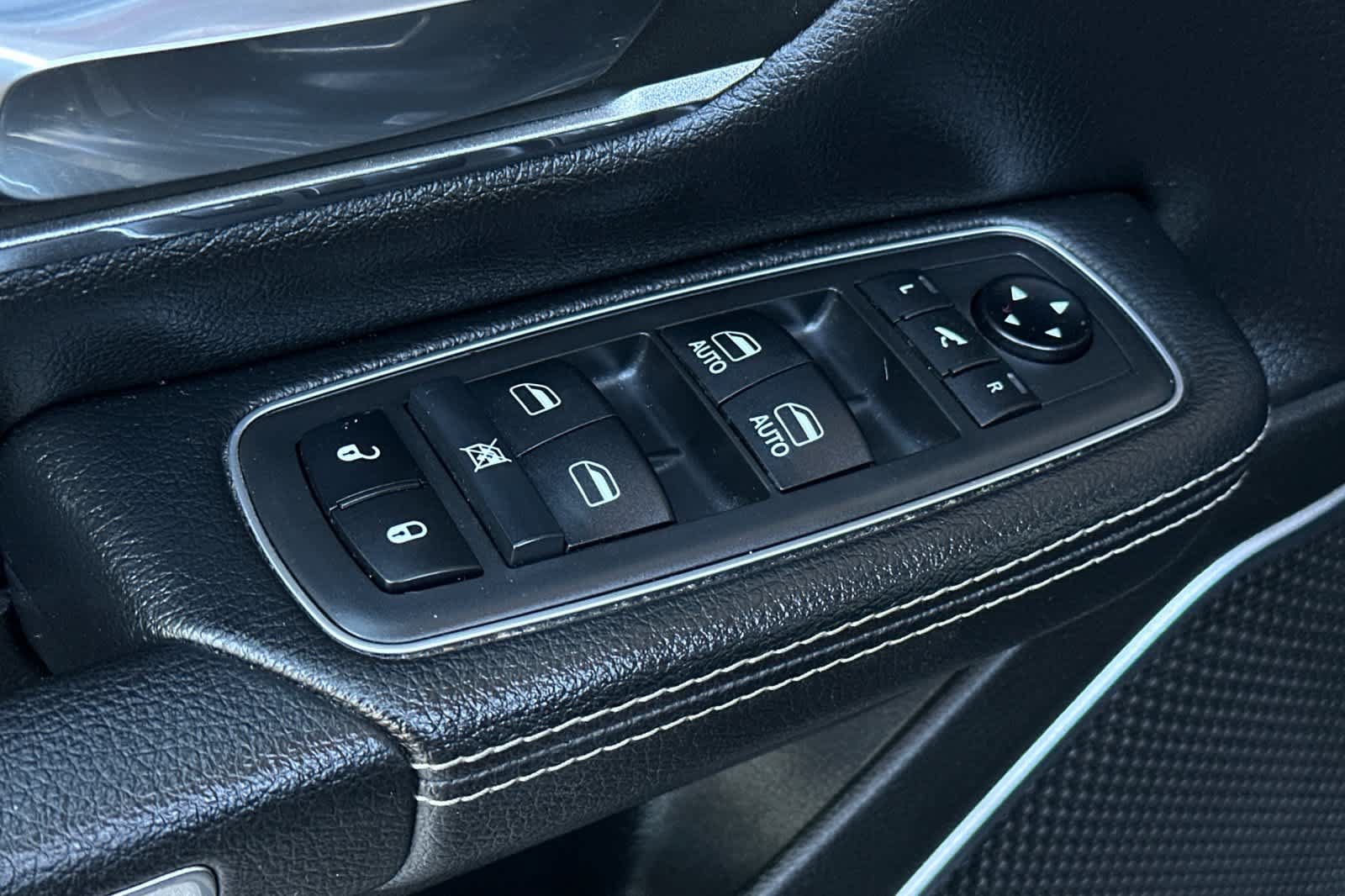 Used 2019 RAM 1500 Laramie RWD image 13