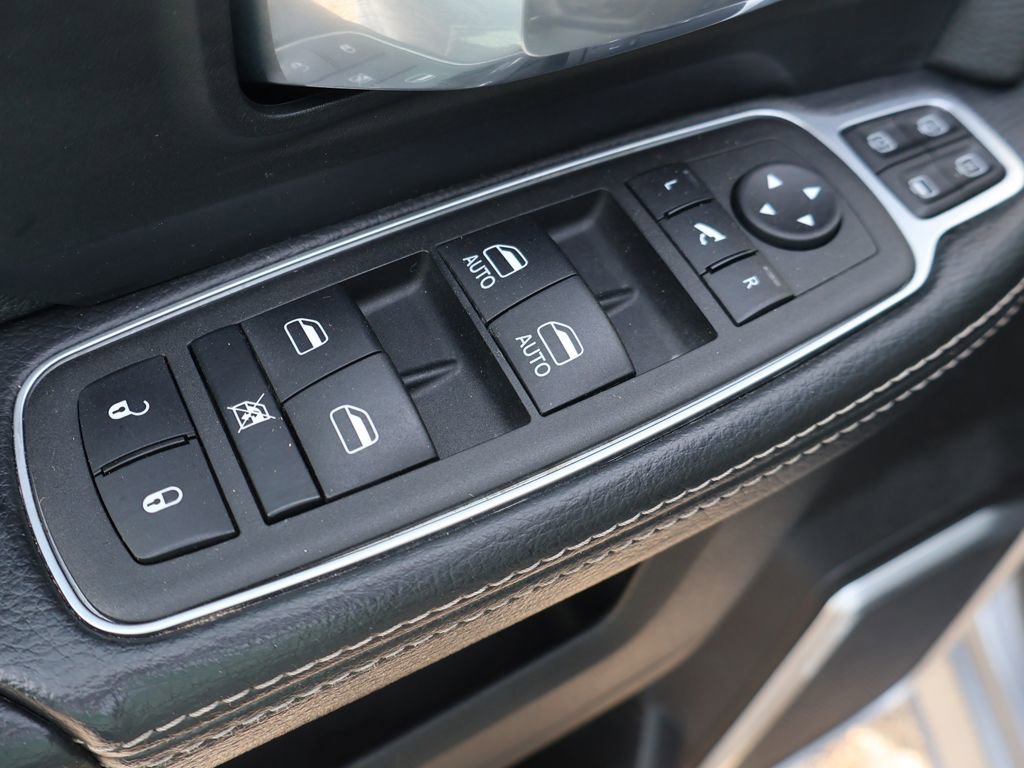 Used 2024 RAM 3500 Laramie image 34