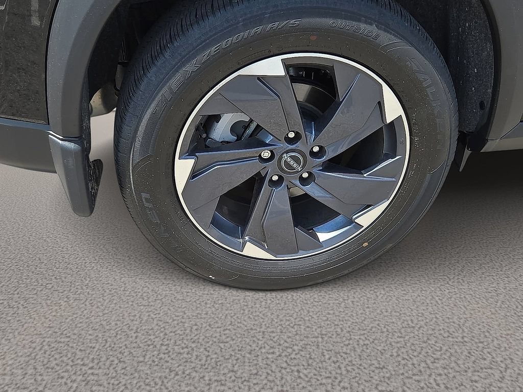 Used 2025 Nissan Rogue SV FWD image 7