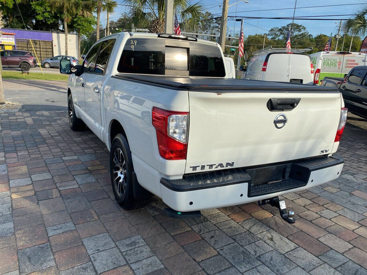 Used 2020 Nissan Titan SV w/ SV Convenience Package image 6