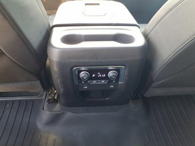Used 2023 Chevrolet Suburban High Country AWD/4WD image 16