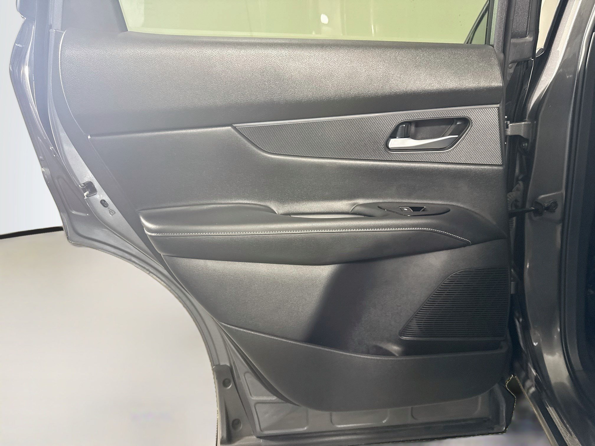 Used 2025 Nissan Murano SV AWD/4WD image 26