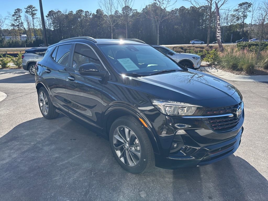 Used 2023 Buick Encore GX Select w/ Sport Touring Package image 5