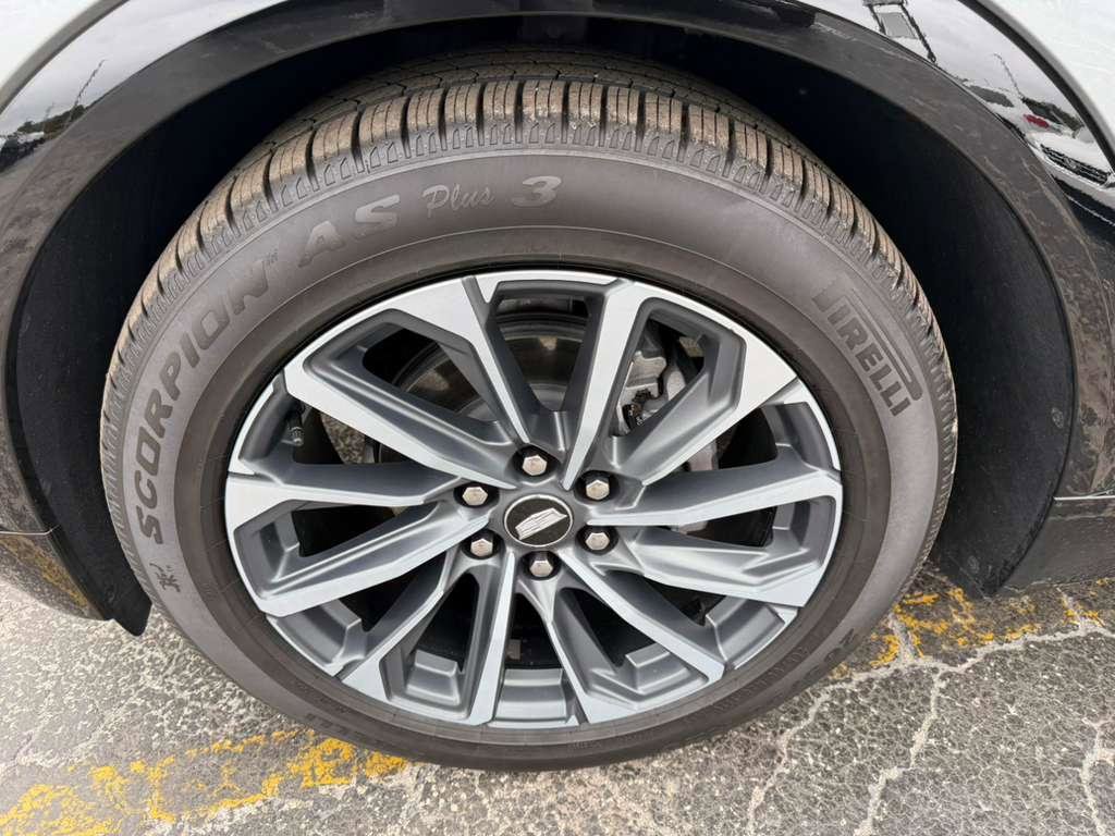 Used 2024 Cadillac Lyriq Sport image 9