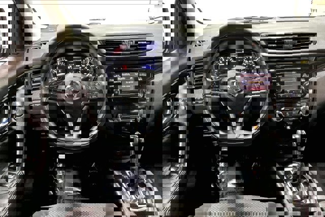 Used 2018 Nissan Rogue Sport SV image 5