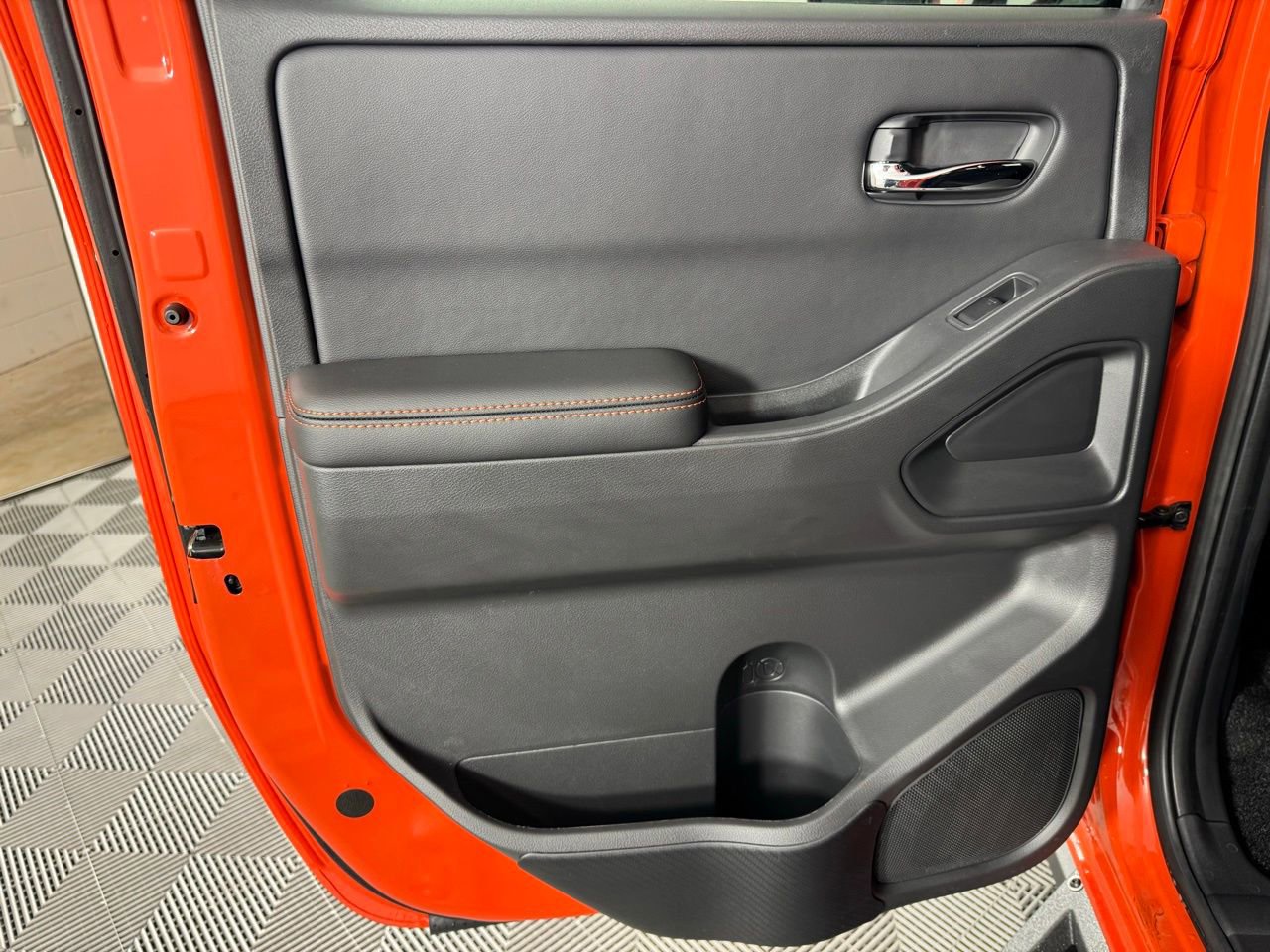 Used 2025 Nissan Frontier PRO-4X w/ Pro Convenience Package image 22