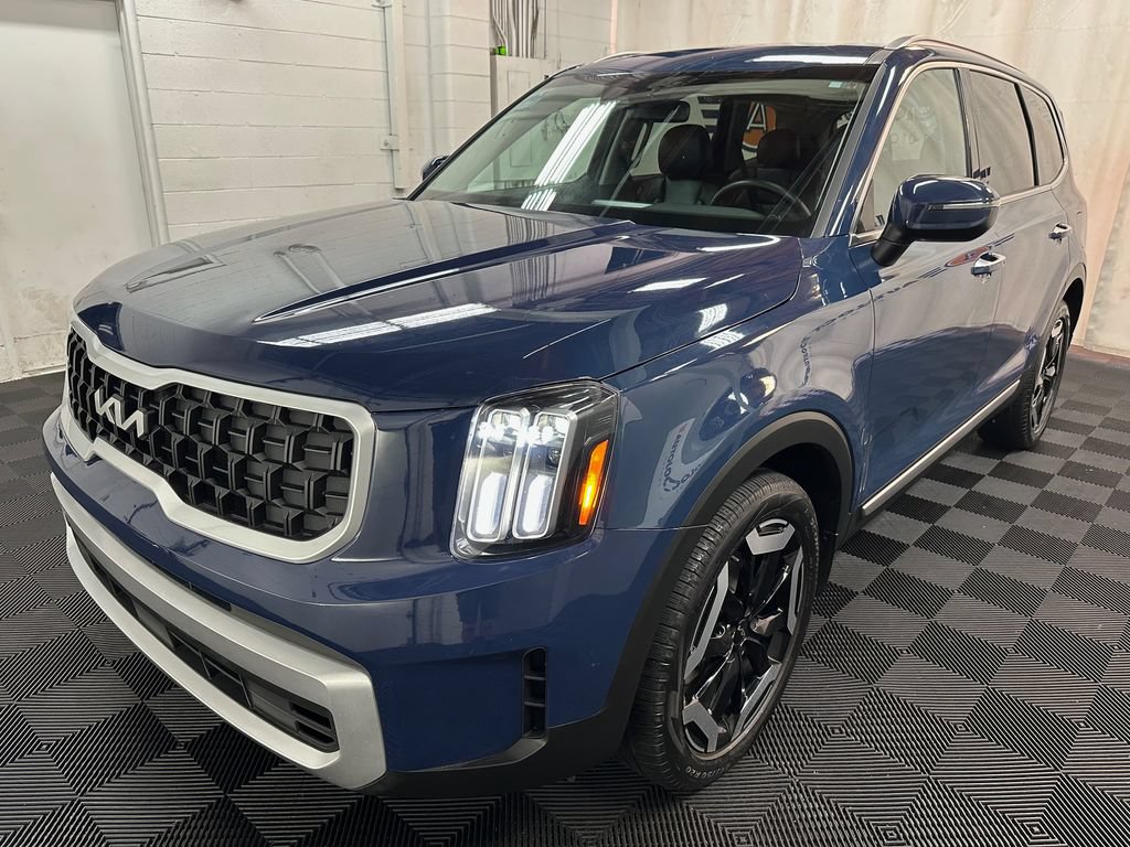 Used 2023 Kia Telluride S w/ S Sunroof Package AWD/4WD image 4