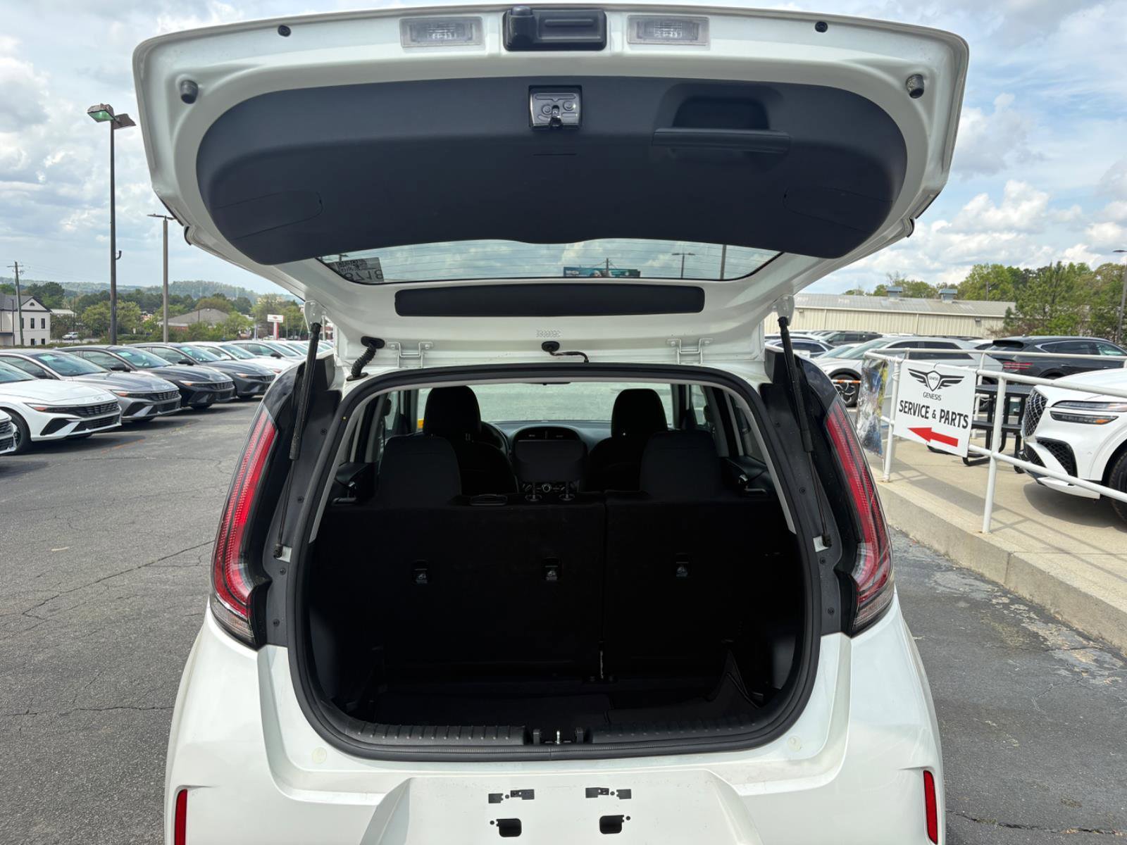 Used 2025 Kia Soul LX image 10