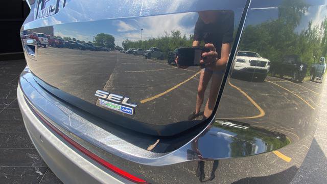 Used 2015 Ford Edge SEL w/ Equipment Group 201A AWD/4WD image 32