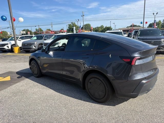 Used 2026 Tesla Model Y 2WD image 7