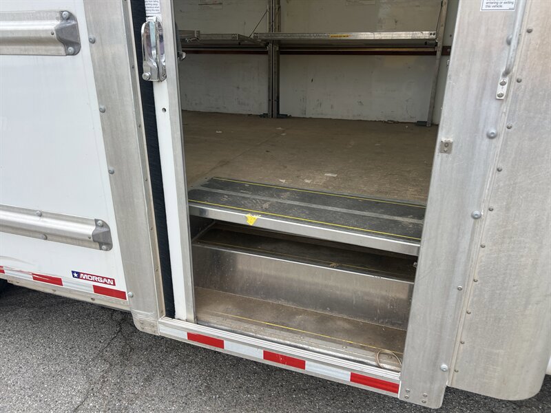 Used 2022 GMC Savana 3500 Extended w/ Power Convenience Package RWD image 19