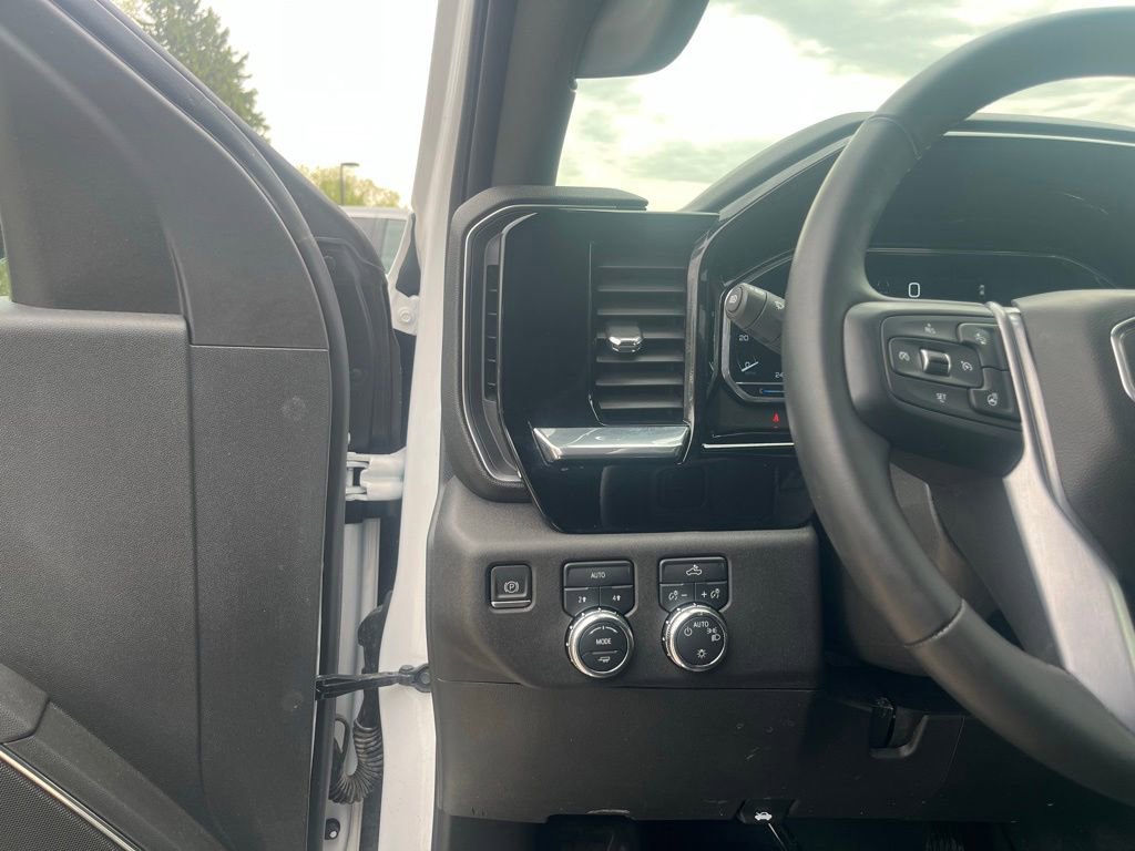 Used 2023 GMC Sierra 1500 SLE AWD/4WD image 22