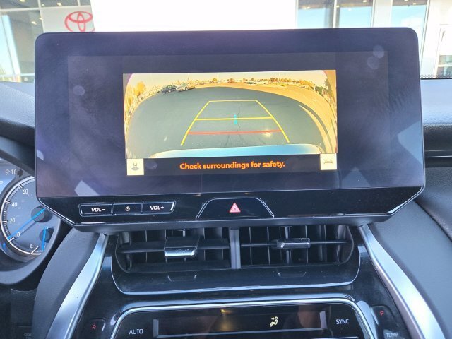 Certified 2023 Toyota Venza XLE AWD/4WD image 14