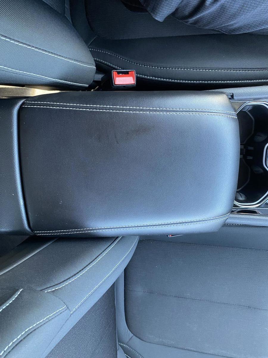 Used 2023 Jeep Grand Cherokee Laredo image 25