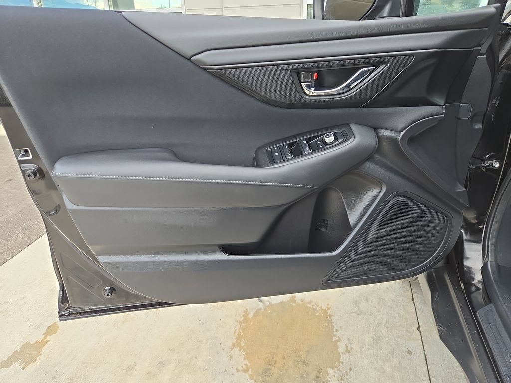 Used 2025 Subaru Outback Premium AWD/4WD image 12