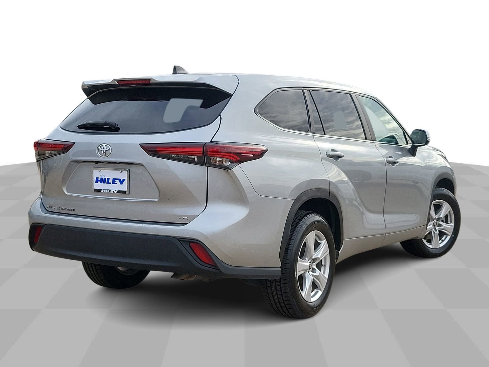 Used 2024 Toyota Highlander LE image 8