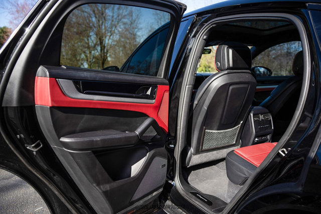 Used 2024 Porsche Cayenne S image 52