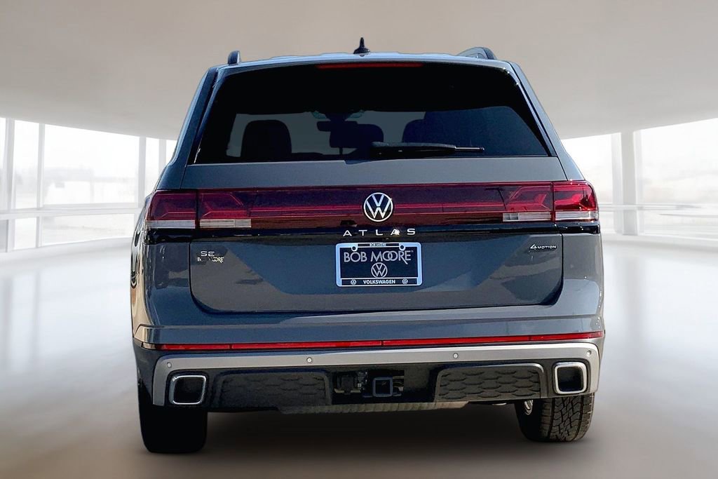 Certified 2025 Volkswagen Atlas Peak Edition SE AWD/4WD image 4
