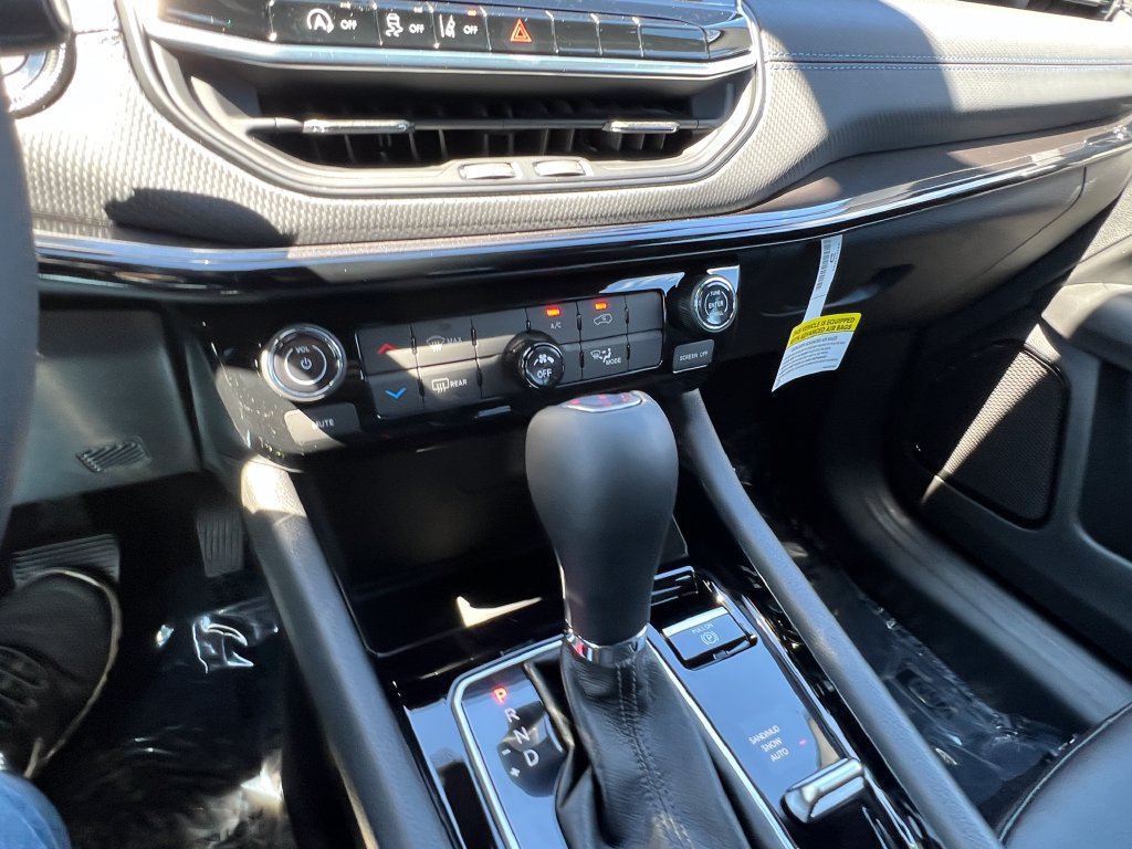 New 2026 Jeep Compass Latitude AWD/4WD image 24