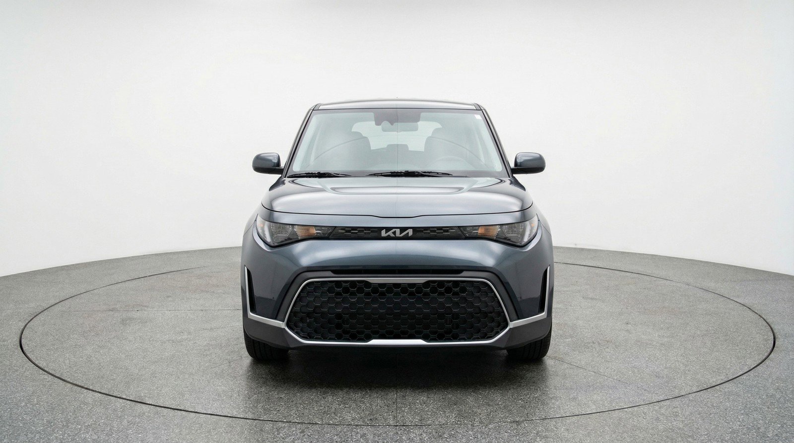 Used 2025 Kia Soul LX w/ LX Technology Package image 2