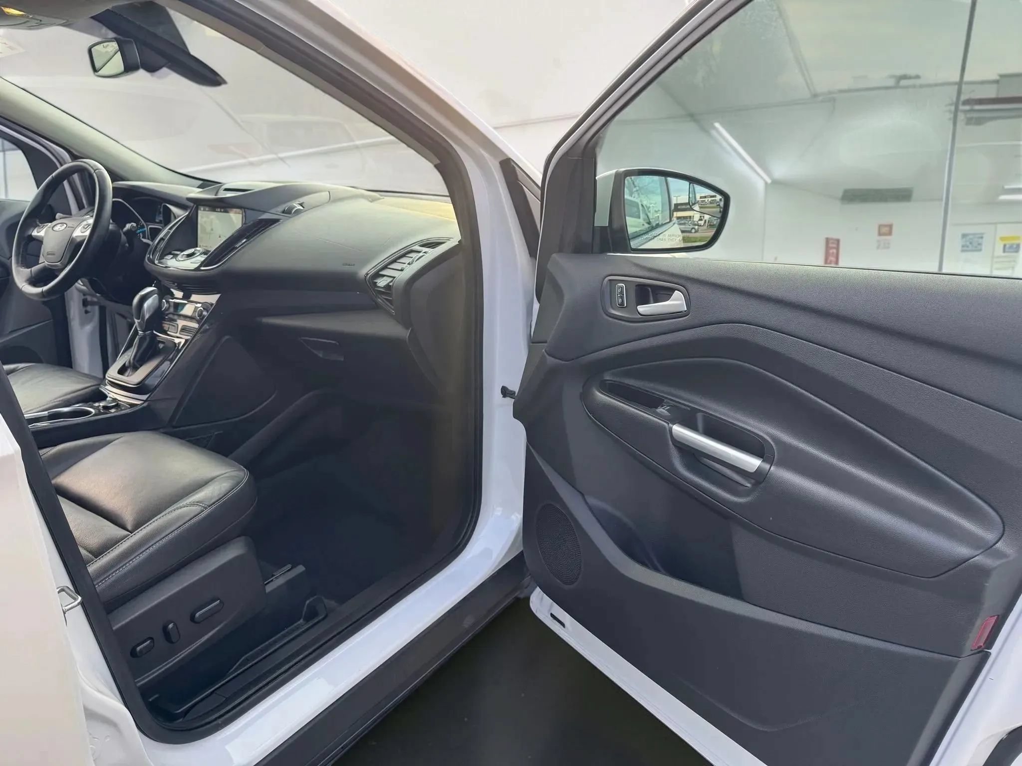 Used 2016 Ford Escape Titanium FWD image 24