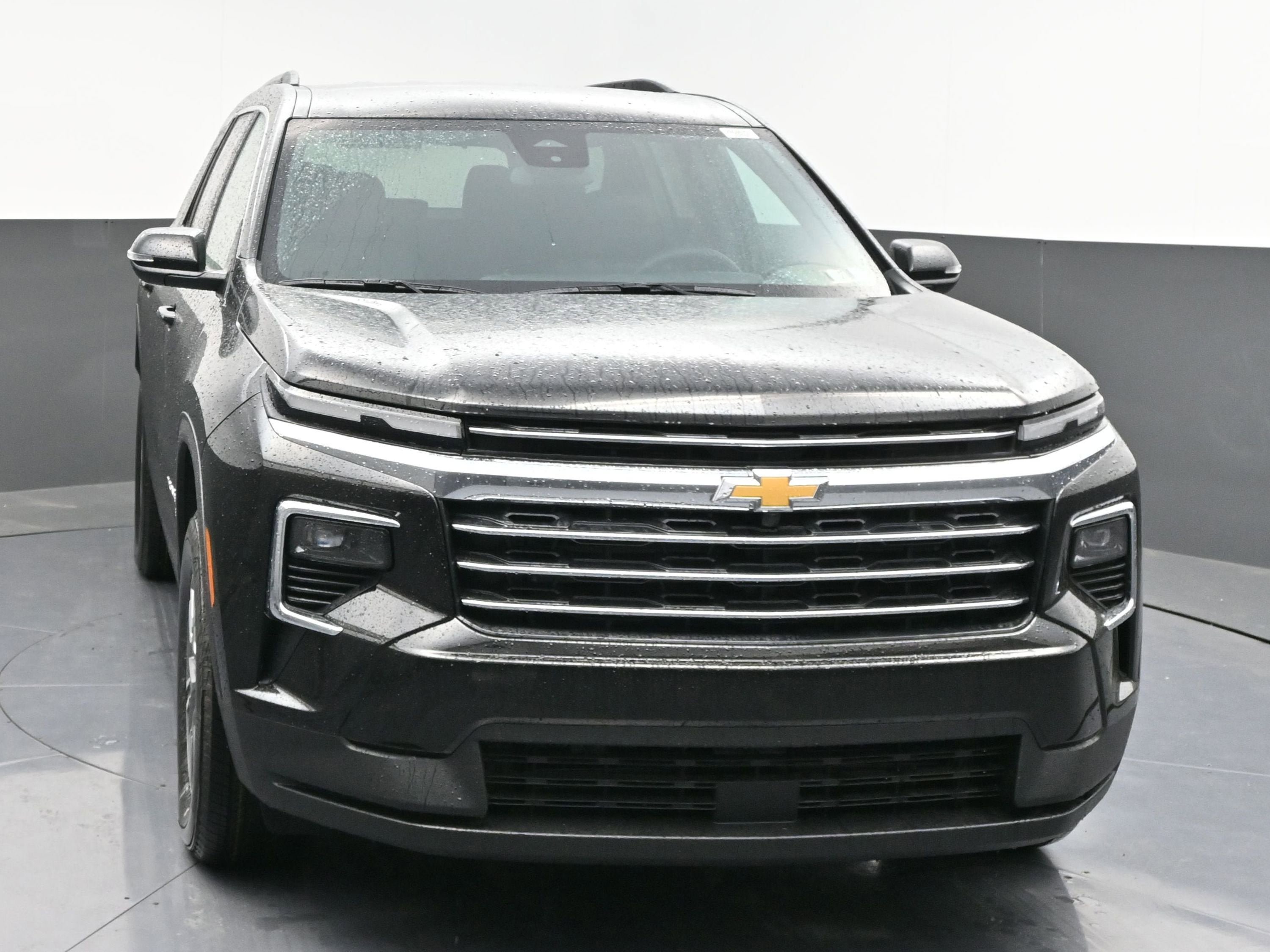 New 2026 Chevrolet Traverse LT FWD image 2