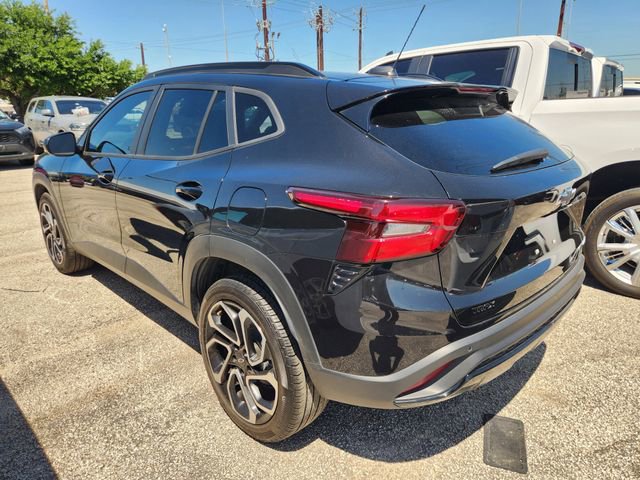 Used 2025 Chevrolet Trax RS w/ Sunroof Package image 4