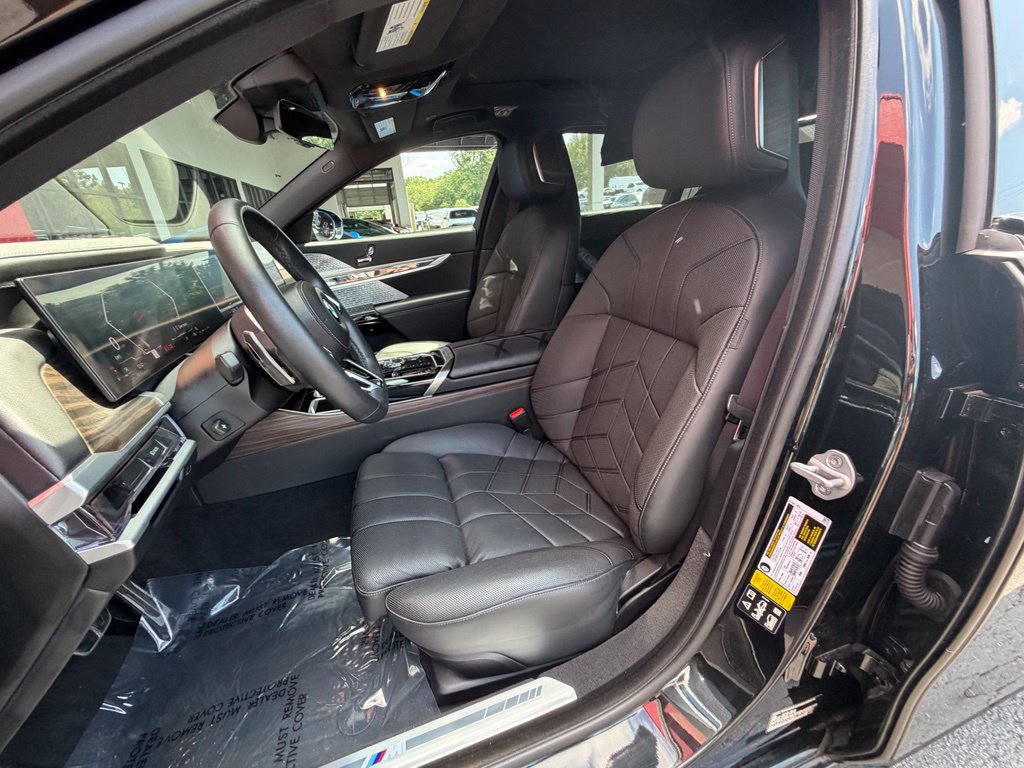 Used 2023 BMW 760i xDrive w/ Luxury Rear Seating Package AWD/4WD image 36