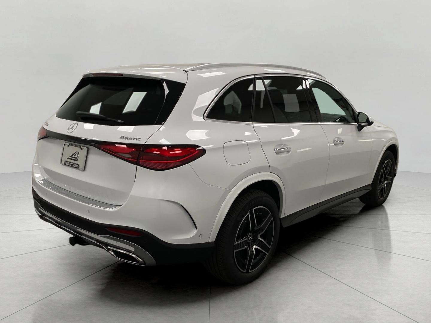 New 2026 Mercedes-Benz GLC 300 4MATIC image 3