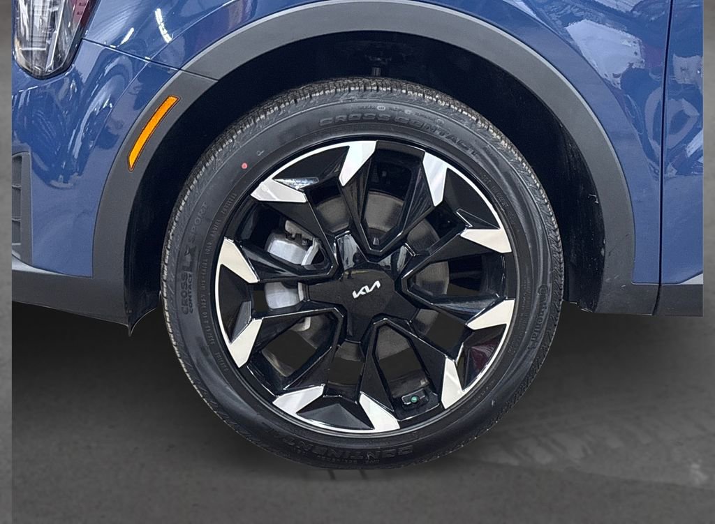 Certified 2025 Kia Sorento EX w/ Panoramic Sunroof Package image 12