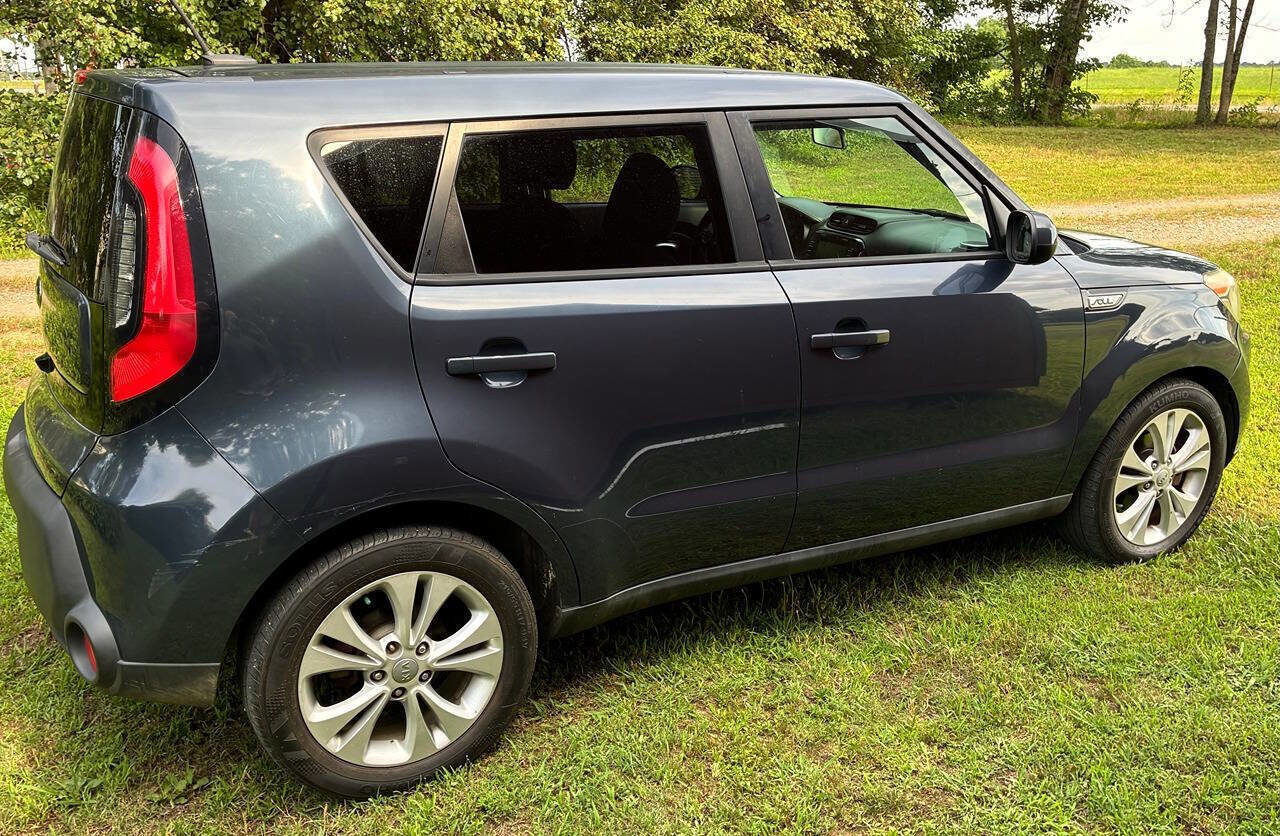Used 2015 Kia Soul + w/ Audio Package FWD image 6