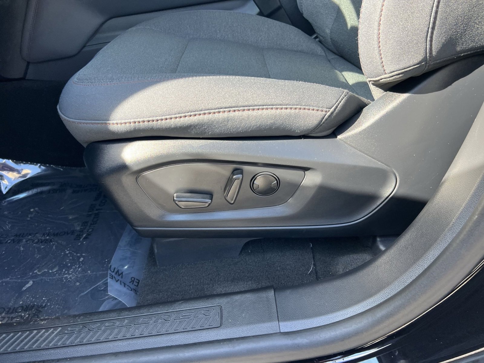 Used 2026 Ford Explorer Active AWD/4WD image 14
