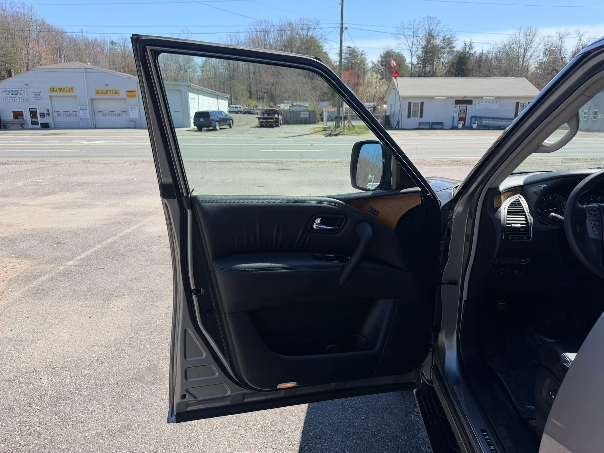 Used 2012 INFINITI QX56 4WD w/ Theater Pkg image 25