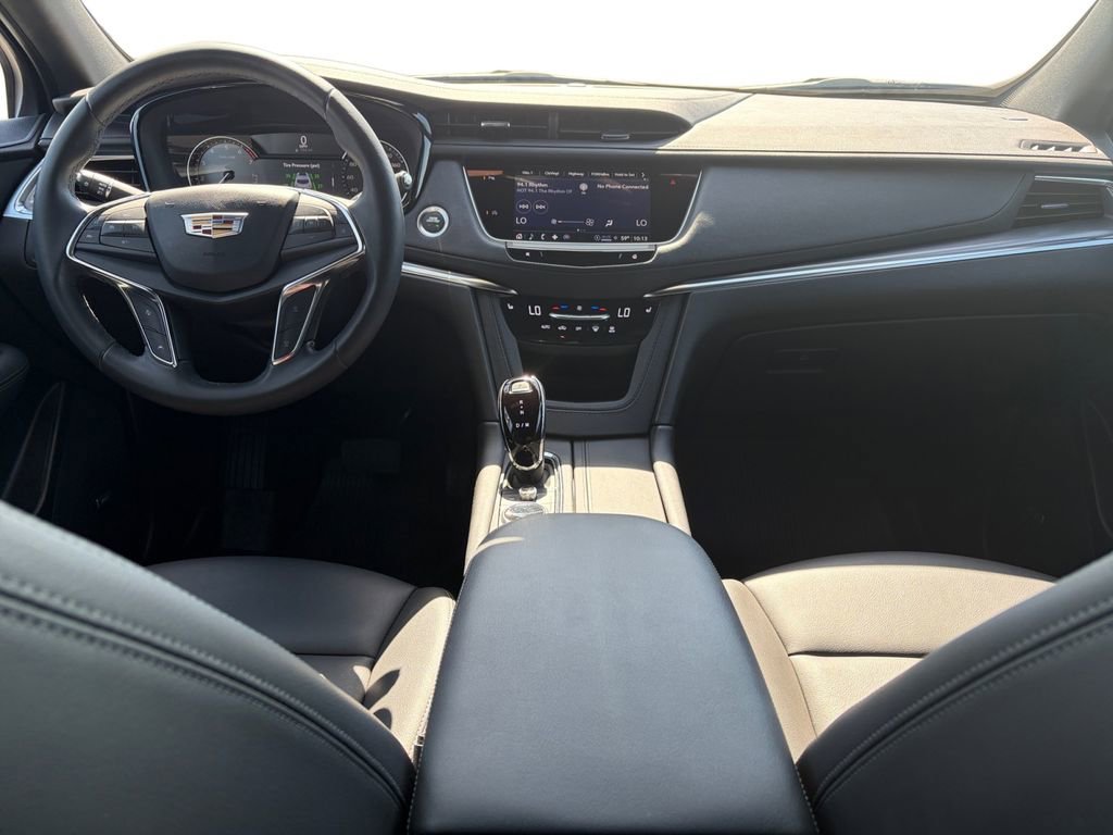 Certified 2023 Cadillac XT5 Luxury w/ LPO, Floor Liner Package AWD/4WD image 12
