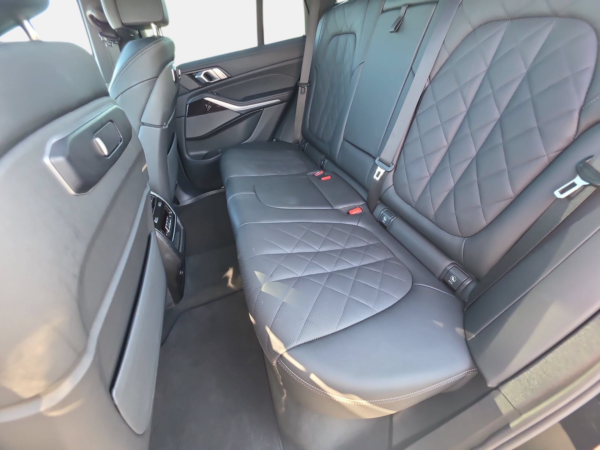 Used 2025 BMW X5 xDrive40i AWD/4WD image 14
