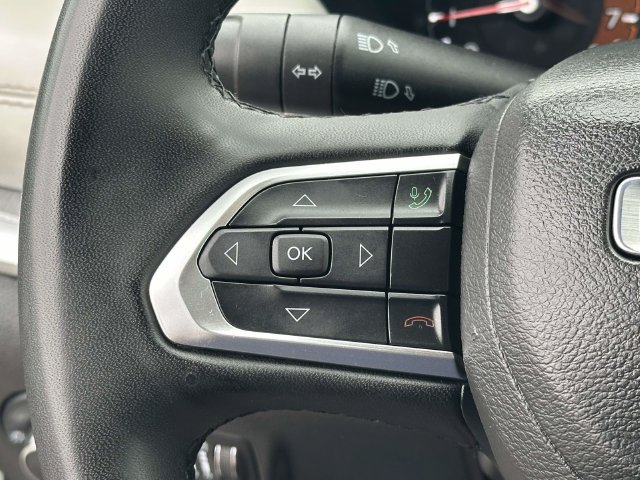Used 2025 Jeep Compass Limited AWD/4WD image 24