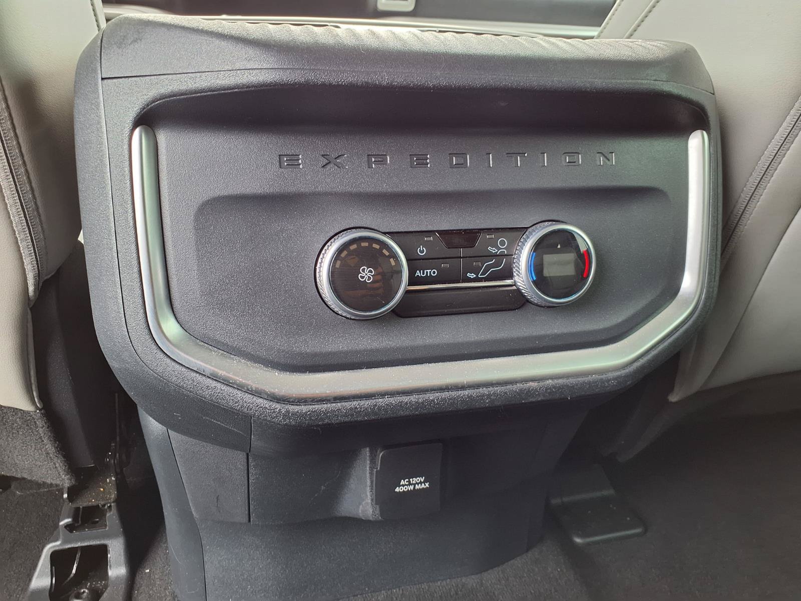 Certified 2025 Ford Expedition Active AWD/4WD image 19
