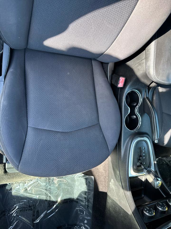 Used 2013 Chrysler 200 Touring FWD image 9