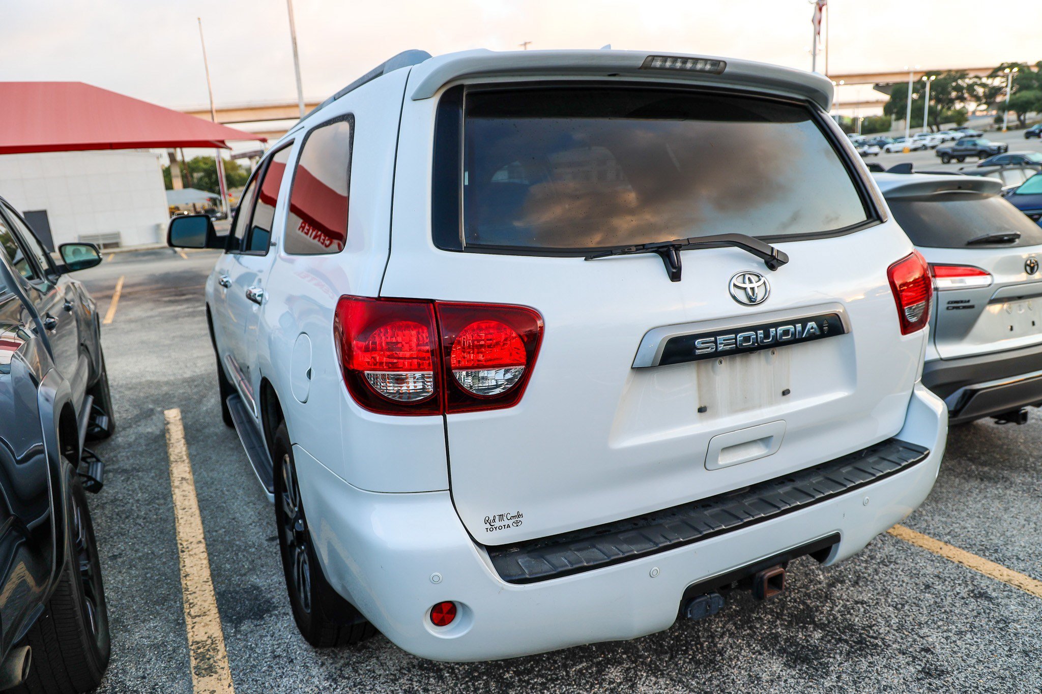 Used 2020 Toyota Sequoia Limited w/ Safety & Convenience Package AWD/4WD image 8