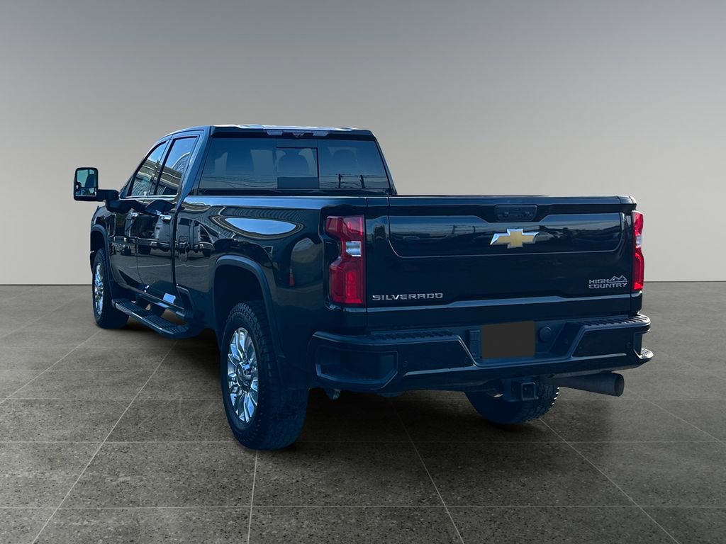 Used 2022 Chevrolet Silverado 3500 High Country w/ Technology Package image 5