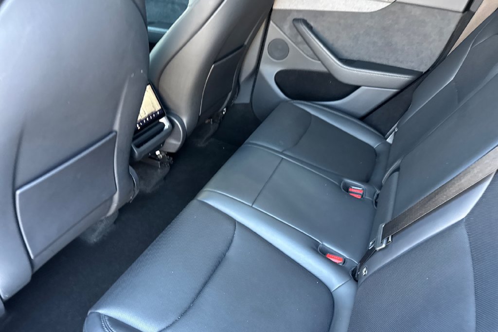 Used 2026 Tesla Model Y Long Range AWD/4WD image 5
