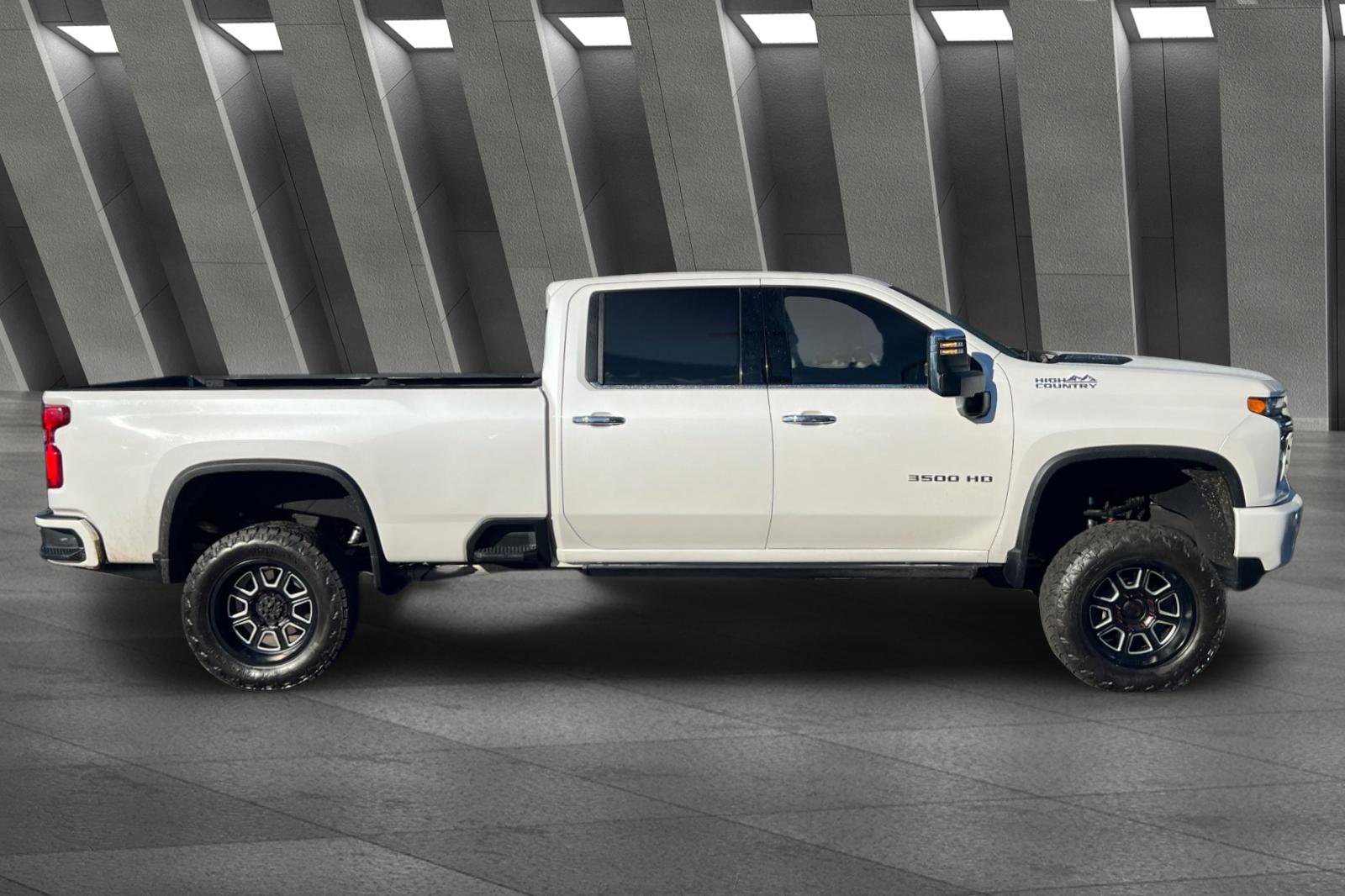 Used 2021 Chevrolet Silverado 3500 High Country w/ Z71 Off-Road Package image 3