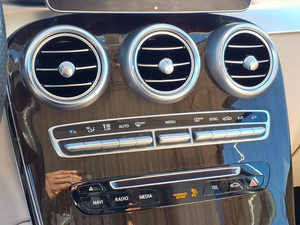 Used 2017 Mercedes-Benz GLC 300 4MATIC image 8