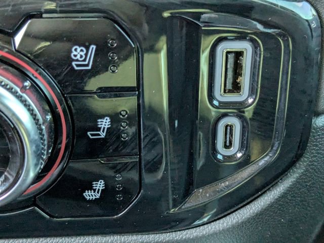 Used 2025 GMC Sierra 2500 SLT w/ SLT Premium Package image 21