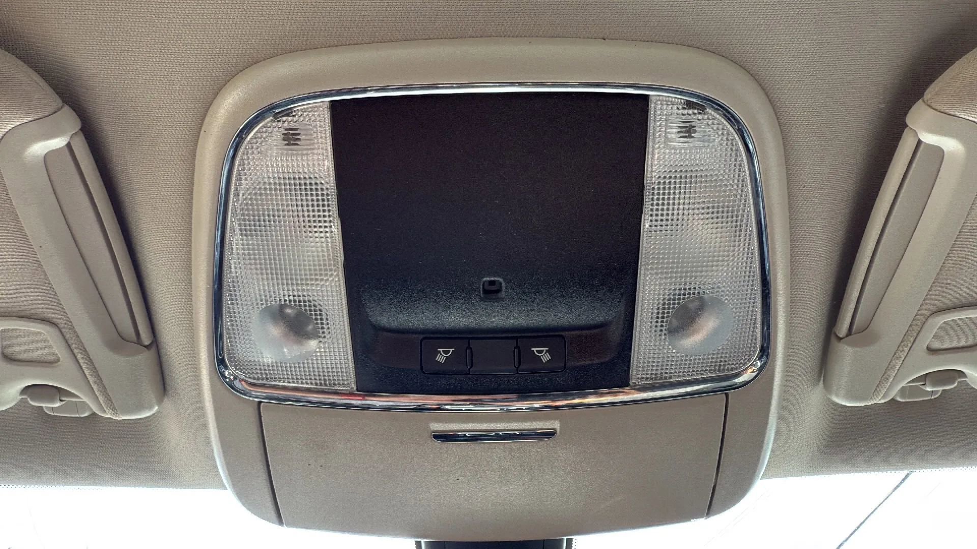 Used 2019 Chrysler 300 Touring w/ Chrome Appearance Package image 20