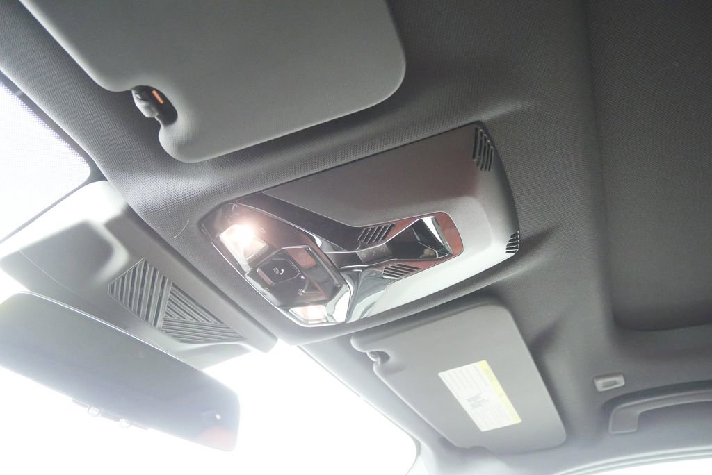 Used 2026 BMW X1 xDrive28i w/ Technology Package image 21