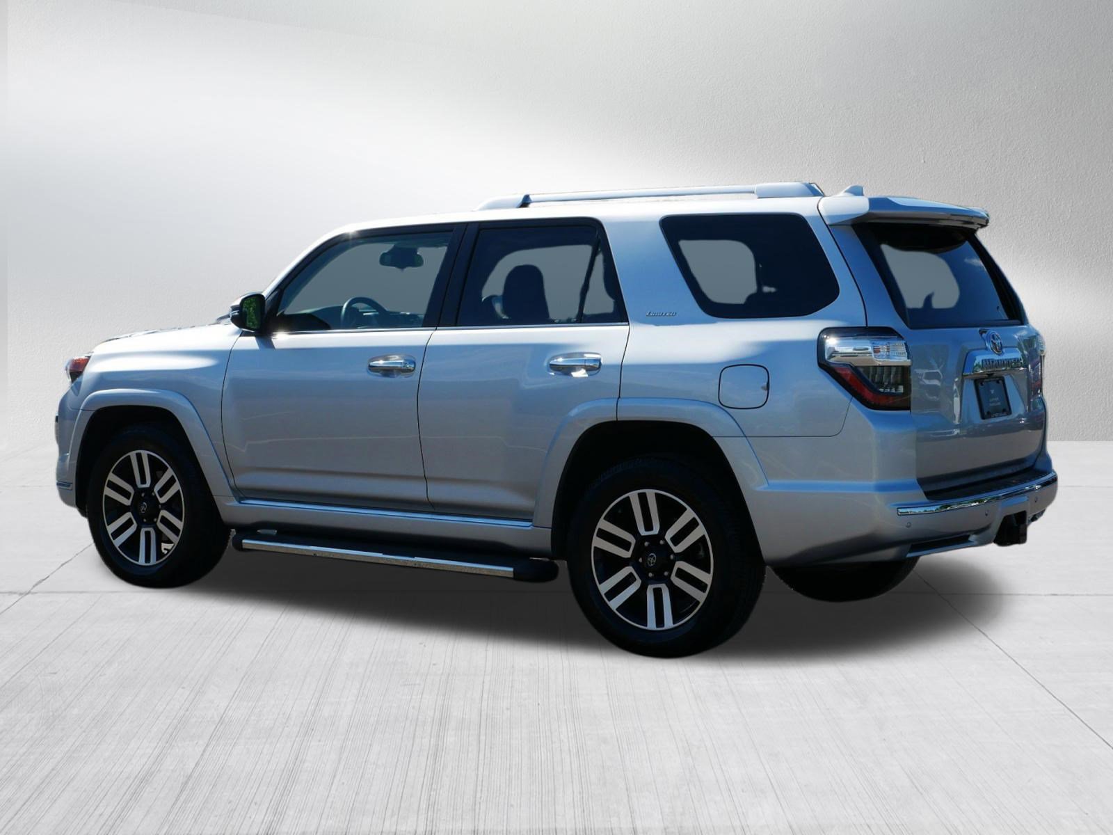 Used 2022 Toyota 4Runner Limited AWD/4WD image 4