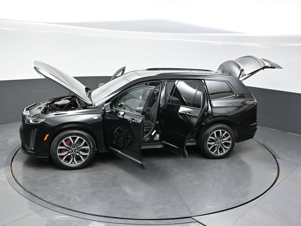 Certified 2023 Cadillac XT6 Sport w/ LPO, Floor Liner Package AWD/4WD image 40