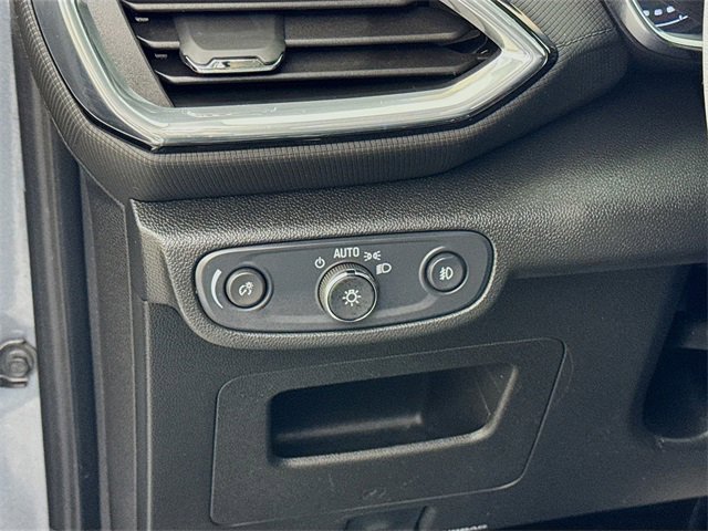 Used 2022 Chevrolet TrailBlazer LT w/ Convenience Package image 14