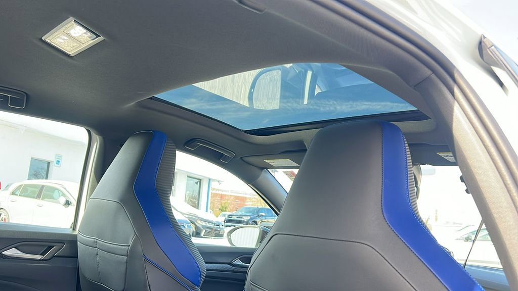 Used 2025 Volkswagen Golf R 2.0T image 16